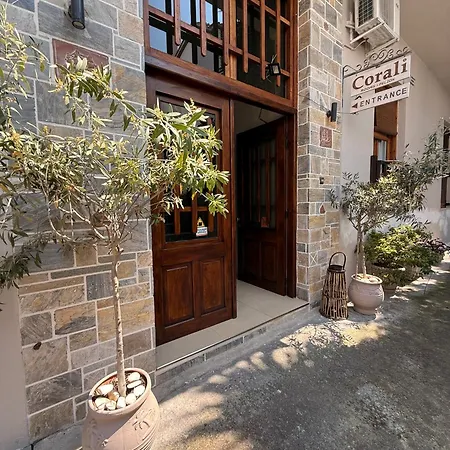 Corali Pelion Konukevi 3*